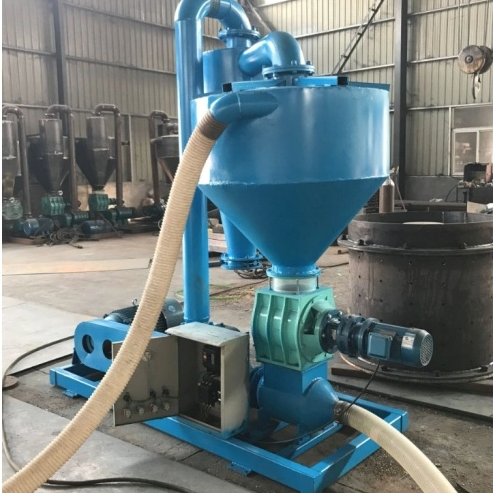 Pneumatic conveyor with variable speed